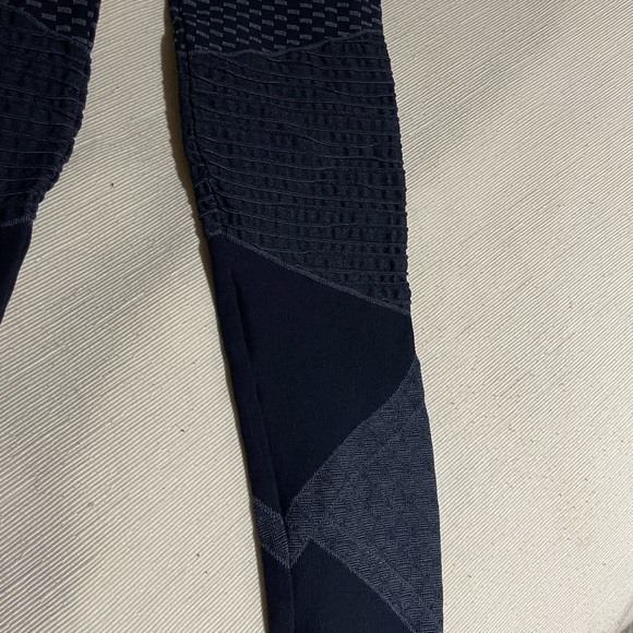 Spanx seamless navy patterned size S - Picture 2 of 3